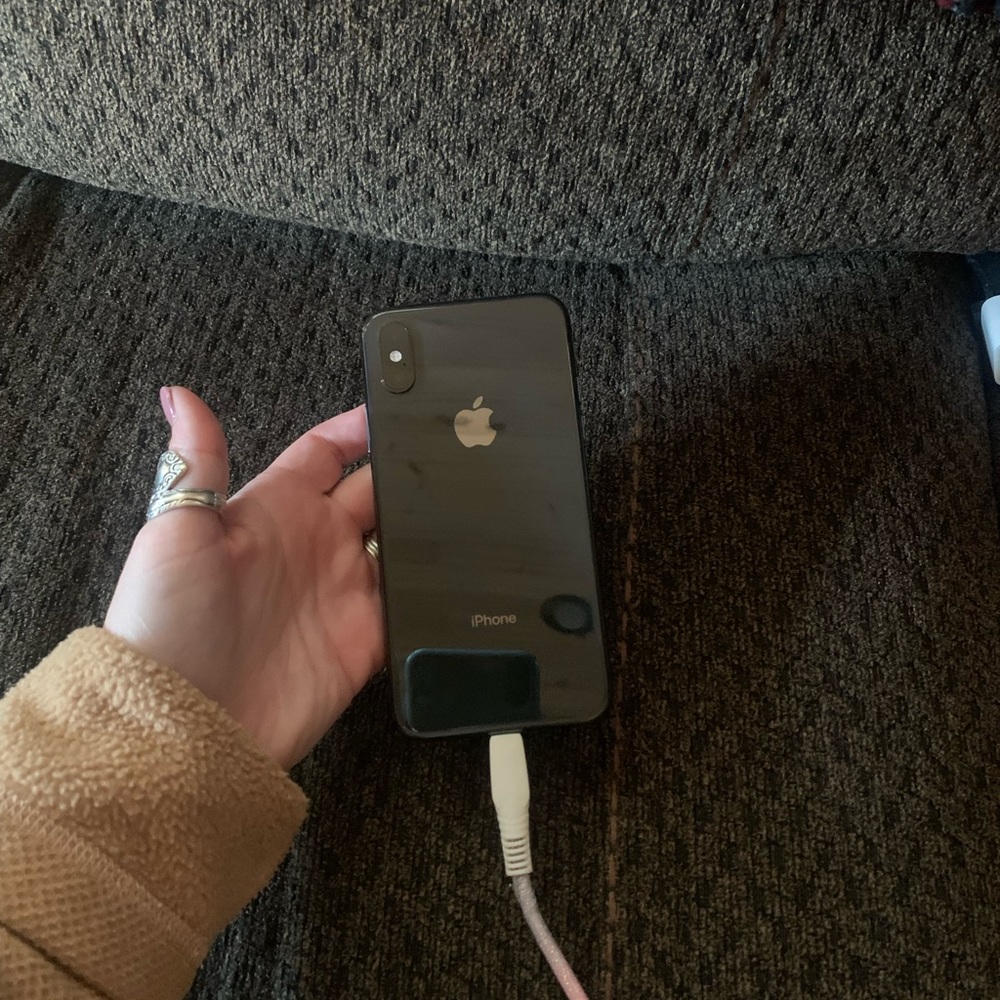 iPhone XS through Straight talk
